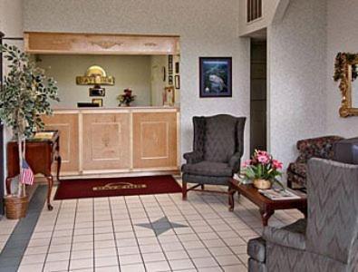 Days Inn By Wyndham Hendersonville Interior photo