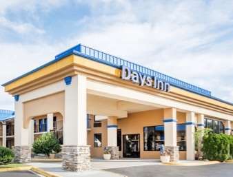 Days Inn By Wyndham Hendersonville Exterior photo